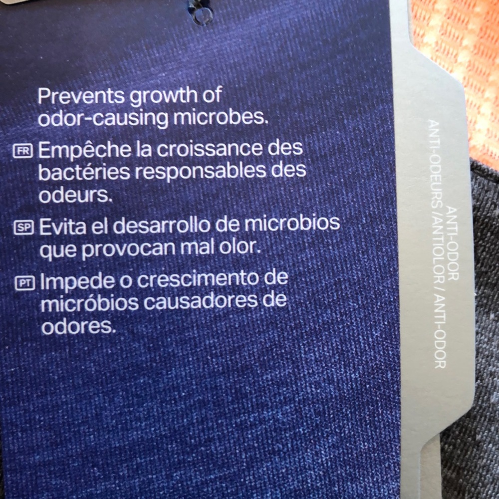 ⬇️🎁NWT | Under Armour | M | Heatgear training top - Picture 6 of 8